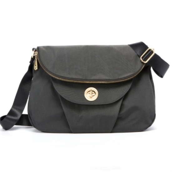 Baggallini Handbags - Baggalinni Versatile Black Crossbody Bag